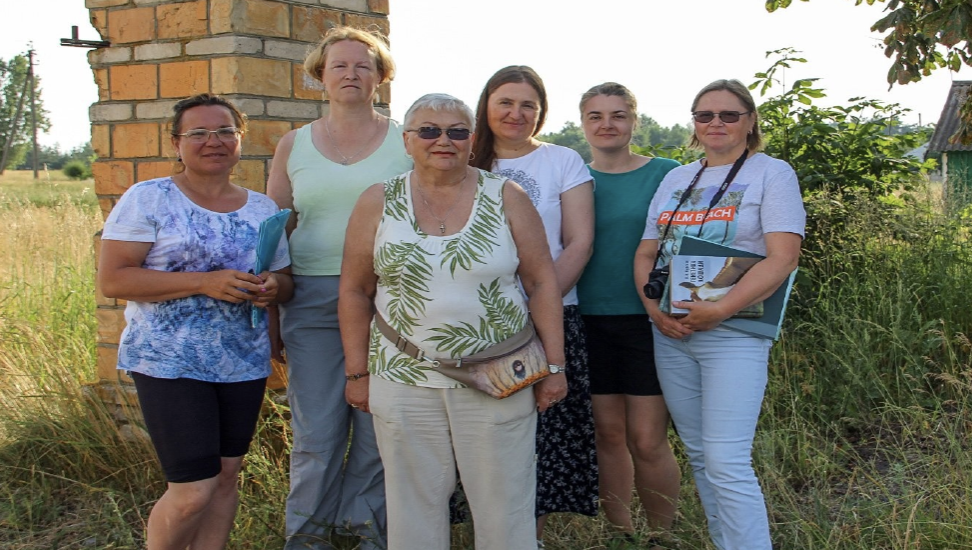 Initiative group with horses